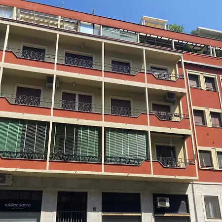 Monolocale Con Ampio Terrazzo * 米兰