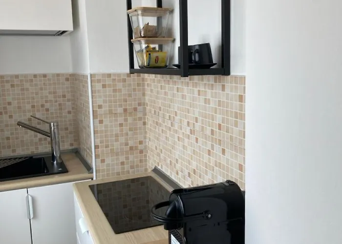 Monolocale Con Ampio Terrazzo Daire