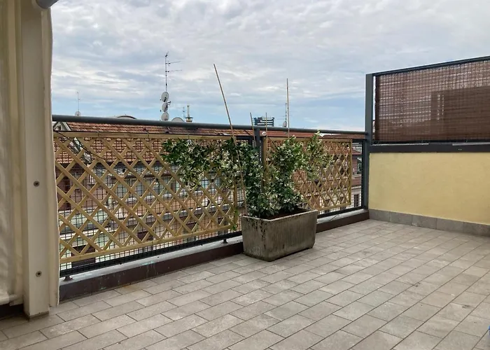 Monolocale Con Ampio Terrazzo Daire Milano