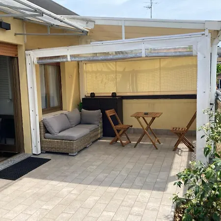 Monolocale Con Ampio Terrazzo 아파트 밀라노