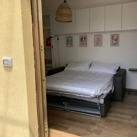Monolocale Con Ampio Terrazzo 아파트 *