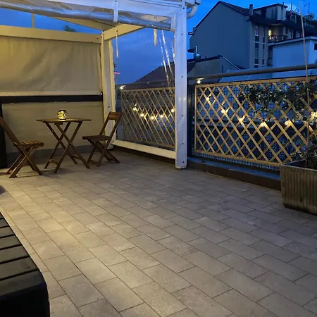 Monolocale Con Ampio Terrazzo * Μιλάνο